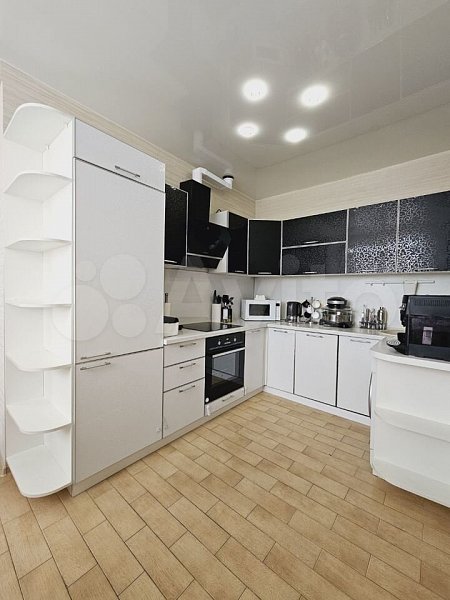 2-комн квартира, 59.3 м², р-н Российская ул (№124101)