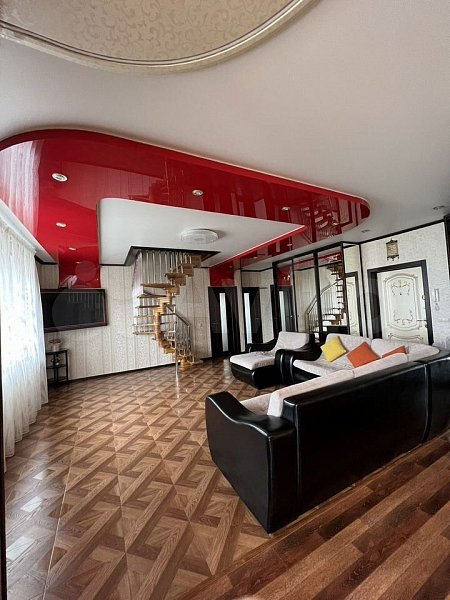 6-комн квартира, 200 м², р-н Комсомольский (№124378)