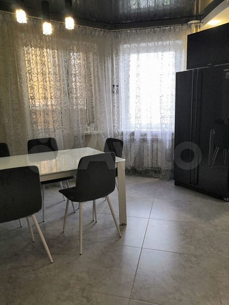 Продается 6-комн квартира, 184.6 м², р-н Фестивальный, 
