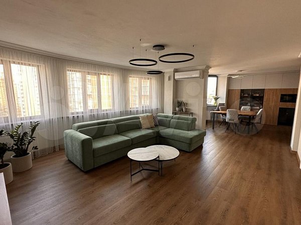 7-комн квартира, 240 м², р-н Фестивальный (№125634)
