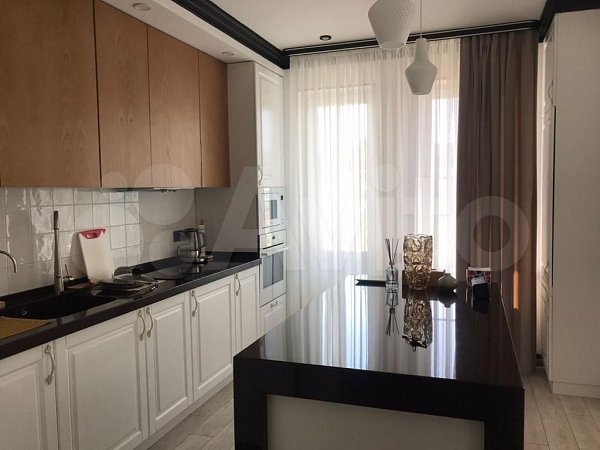 6-комн квартира, 243.6 м², р-н Фестивальный (№127486)