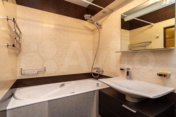 3-комн квартира, 105 м², р-н Фестивальный (№128418)