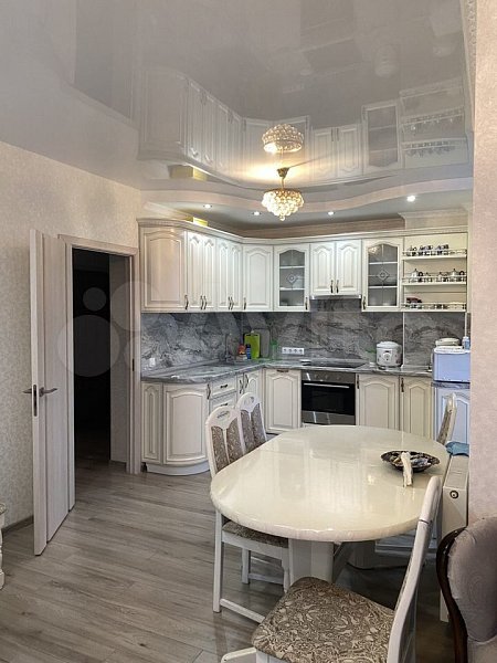 4-комн квартира, 115 м², р-н Российская ул (№125538)