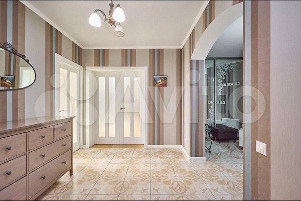 Продается 4-комн квартира, 283.3 м², р-н Фестивальный, 