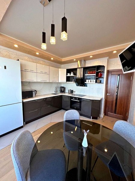 4-комн квартира, 296.7 м², р-н Фестивальный (№125024)