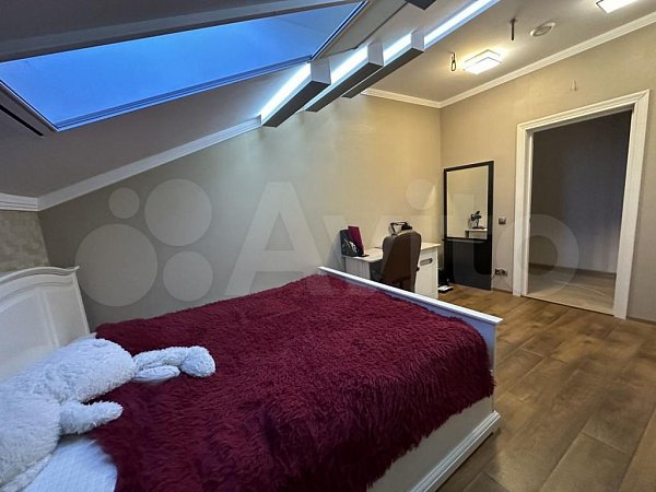 4-комн квартира, 178 м², р-н Западный обход (№123857)