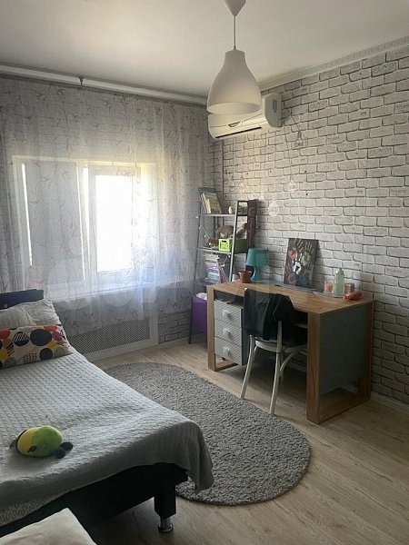 4-комн квартира, 95.6 м², р-н Российская ул (№129488)