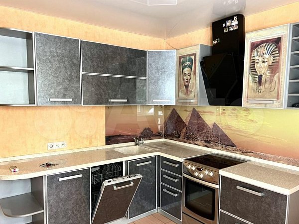 Продается 2-комн квартира, 56.5 м², р-н Фестивальный, 