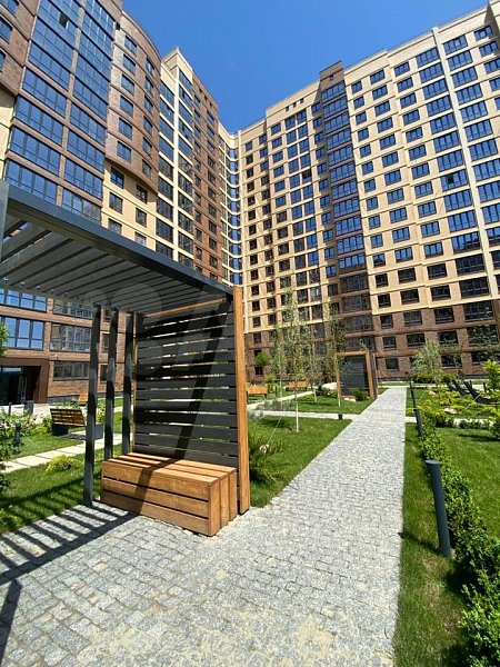 3-комн квартира, 81.5 м², р-н Российская ул (№124272)