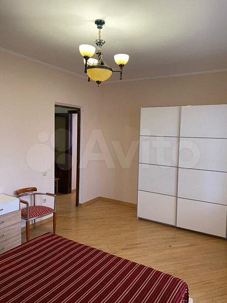 3-комн квартира, 116 м², р-н Российская ул (№123811)