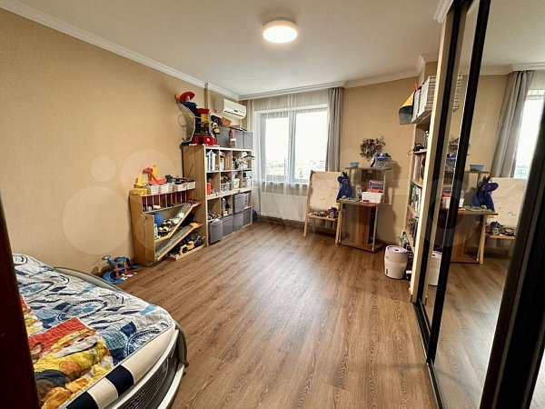 7-комн квартира, 240 м², р-н Фестивальный (№125634)