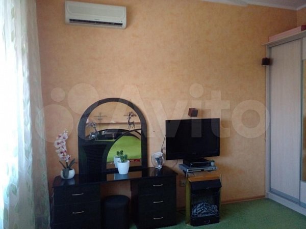 2-комн квартира, 65 м², р-н Российская ул (№128904)