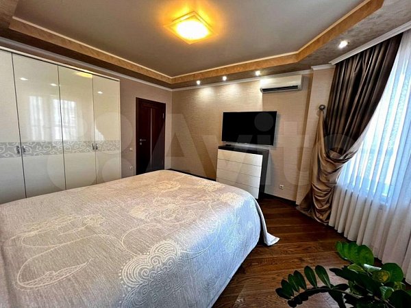 4-комн квартира, 296.7 м², р-н Фестивальный (№125024)