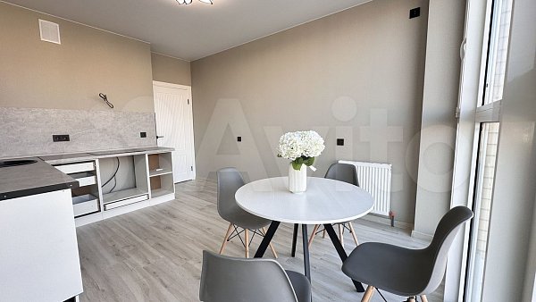 Продается 2-комн квартира, 65 м², р-н Российская ул, 