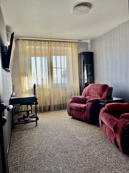 6-комн квартира, 200 м², р-н Комсомольский (№124378)
