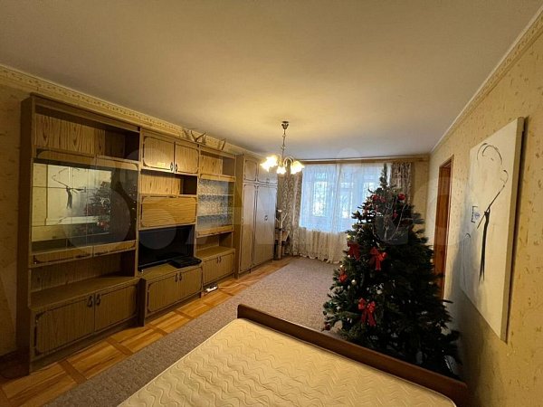 4-комн квартира, 74 м², р-н Российская ул (№125888)