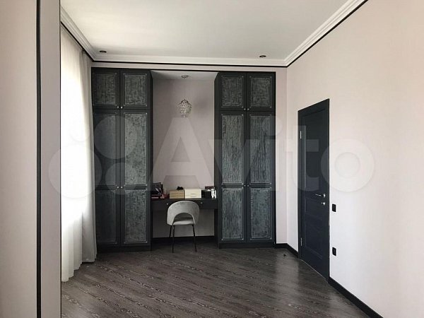6-комн квартира, 243.6 м², р-н Фестивальный (№127486)