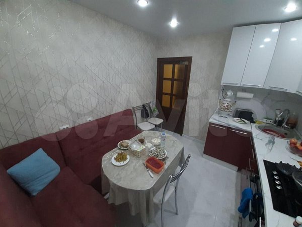 4-комн квартира, 82 м², р-н Российская ул (№123878)