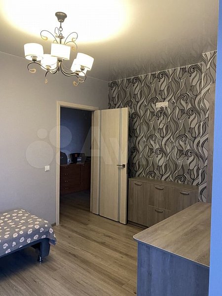 4-комн квартира, 115 м², р-н Российская ул (№125538)