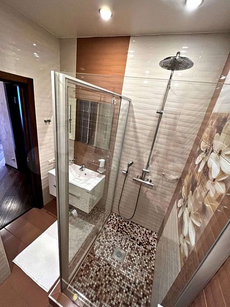 4-комн квартира, 296.7 м², р-н Фестивальный (№125024)