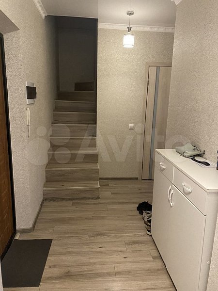4-комн квартира, 115 м², р-н Российская ул (№125538)