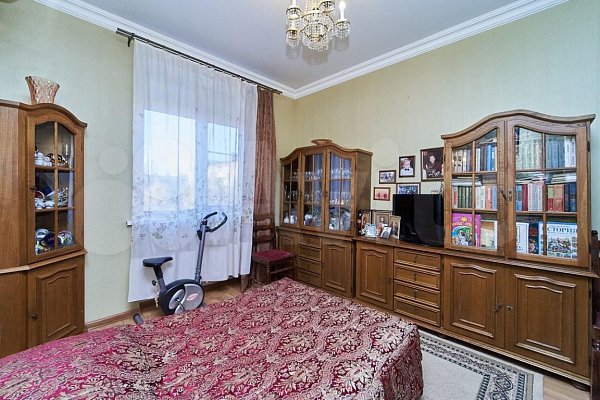 3-комн квартира, 76 м², р-н Центр (№126802)