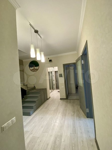 5-комн квартира, 176 м², р-н Российская ул (№127585)