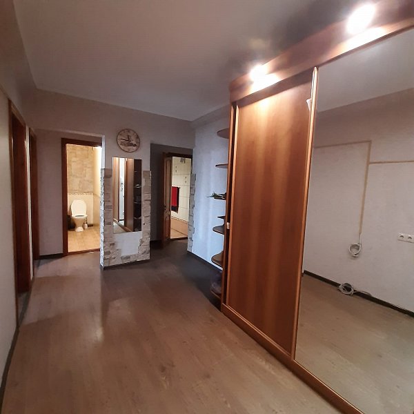 2-комн квартира, 67.7 м², р-н Молодежный (№129370)