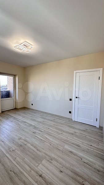 2-комн квартира, 65 м², р-н Российская ул (№130128)