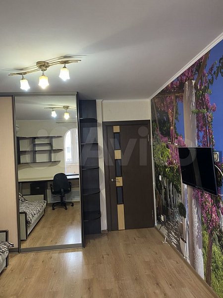 3-комн квартира, 90.7 м², р-н Российская ул (№124663)