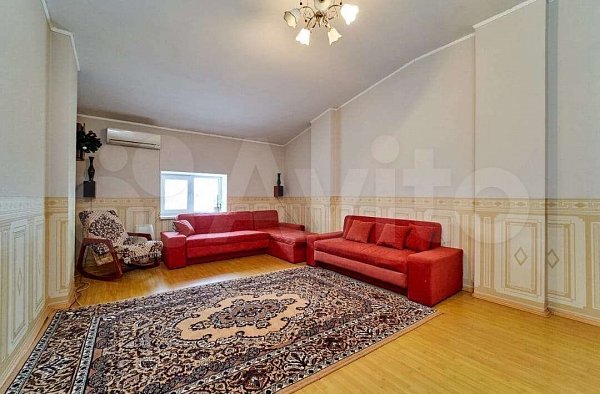 4-комн квартира, 160 м², р-н Российская ул (№128821)