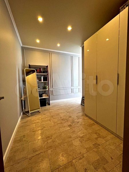 4-комн квартира, 296.7 м², р-н Фестивальный (№125024)
