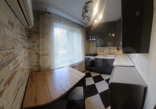 3-комн квартира, 71 м², р-н Комсомольский (№128001)