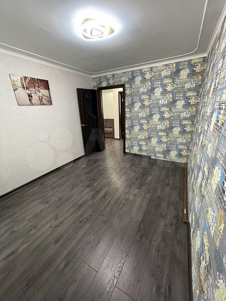 3-комн квартира, 63 м², р-н Гидростроителей (№128220)